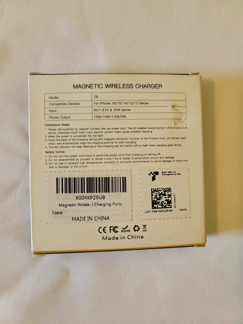 Z8 Magnetic Fast Wireless Charger — White with Blue Trim